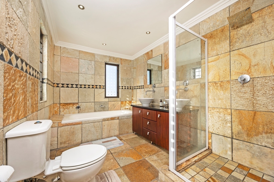 4 Bedroom Property for Sale in Van Riebeeckshof Western Cape